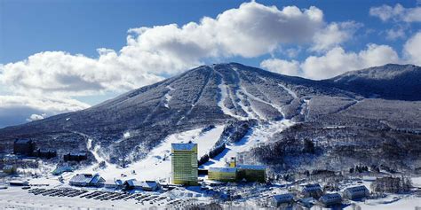 Top 5 Best Ski Resorts in Japan!