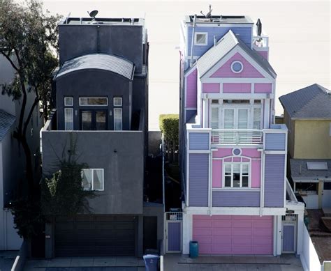 The story of Santa Monica’s pink Barbie, black Batman houses - Los Angeles Times