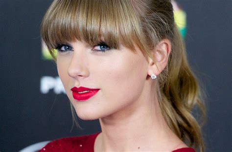 Taylor Swift-Approved Hydrating Red Lipsticks to Shop ASAP - Fyne Fettle
