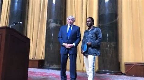 Watch: Kendrick Lamar collects his award at the Pulitzer ceremony | Metro Video