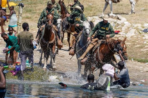 Border Patrol suspends using agents on horseback amid outrage - ABC News