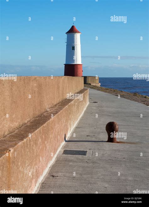 Berwick pier lighthouse hi-res stock photography and images - Alamy