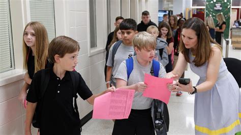 South Effingham Middle School students return to the classroom