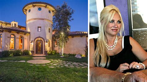 PHOTOS: Linda Hogan, ex-wife of wrestler Hulk Hogan, lists home for $5.5 million - ABC7 Chicago