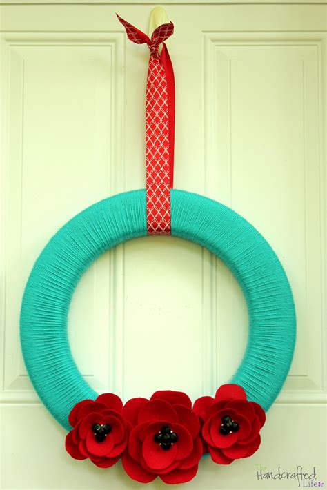 *The Handcrafted Life*: Summery Felt Poppy Yarn Wreath