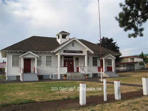 Tigard Schools - Tigard, Oregon School Pictures © PDXRelocate.com