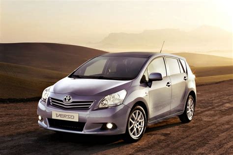 Toyota Verso 2009 - цена, характеристики и фото, описание модели авто