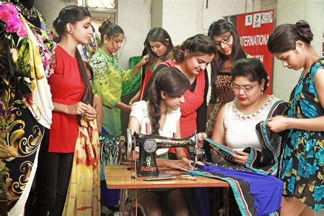 Fashion designing institute/college in Delhi | Fashion designing courses in Delhi