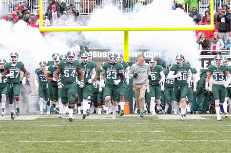 Michigan State Spartans hold first football scrimmage