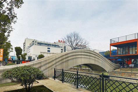 3D-printed bridge in Shanghai built of concrete and sensors - Curbed