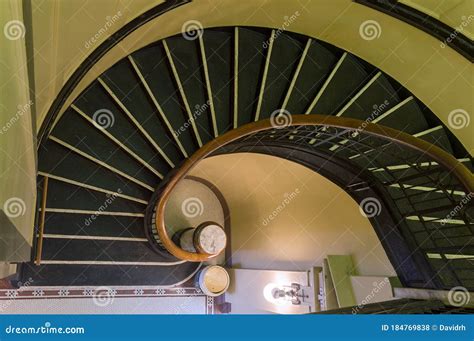 A Spiral Staircase in the Pacific County Courthouse, South Bend, Washington, USA Editorial Stock ...