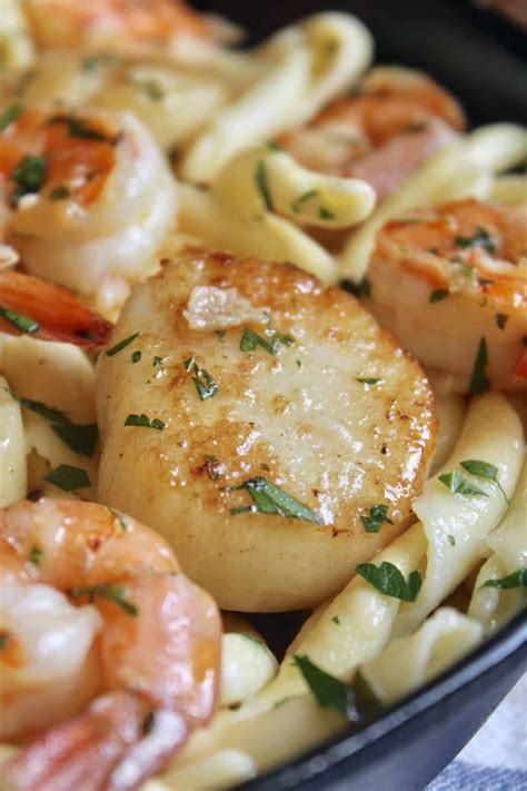 Seafood Pasta with Shrimp and Scallops (and Garlic!) - Christina's Cucina