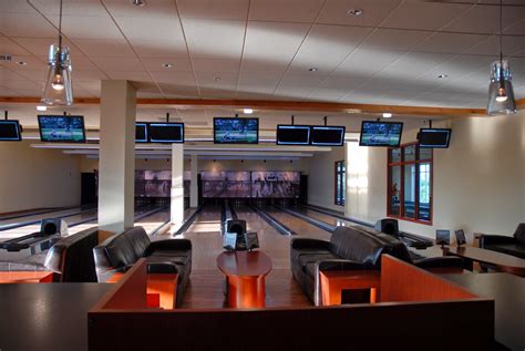 Pinstripes Bowling Bocce Bistro combines great food with great fun