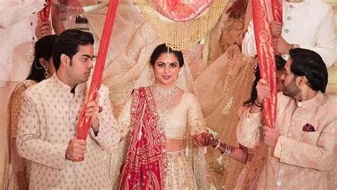 Inside Isha Ambani’s wedding: Amitabh Bachchan delivers emotional ...