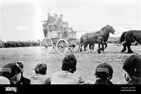 The coach and horses hi-res stock photography and images - Alamy