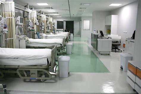 Life In The Intensive Care Unit | Nurse.Org