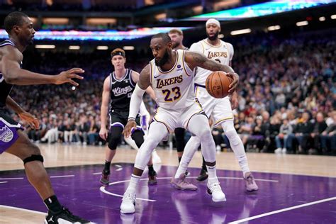 Kings vs. Lakers: LeBron James, Anthony Davis, Cam Reddish injury news; scouting reports