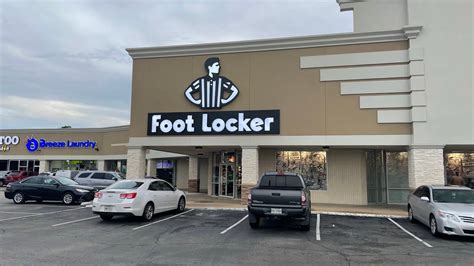 Vlog of the new Footlocker Community store in Houston, Tx (13711 Westheimer) - YouTube