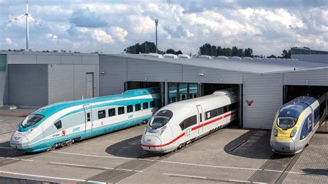 Velaro | High-speed and Intercity trains | Siemens Mobility Global