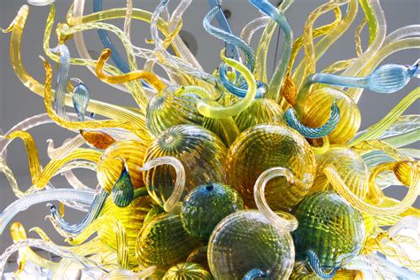 Discover the Captivating Glass Art of Dale Chihuly