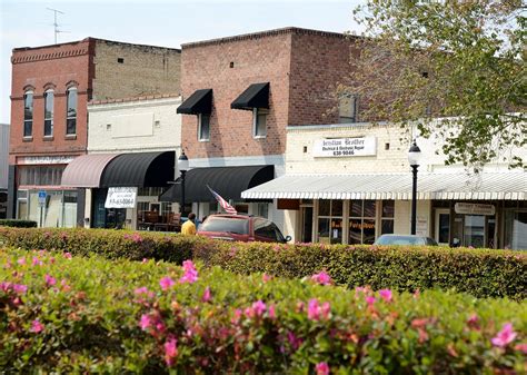 CHIPLEY, FLORIDA | Downtown Chipley is seen on March 30, 201… | Flickr