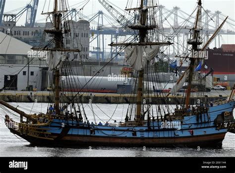 Kalmar nyckel tall ship hi-res stock photography and images - Alamy