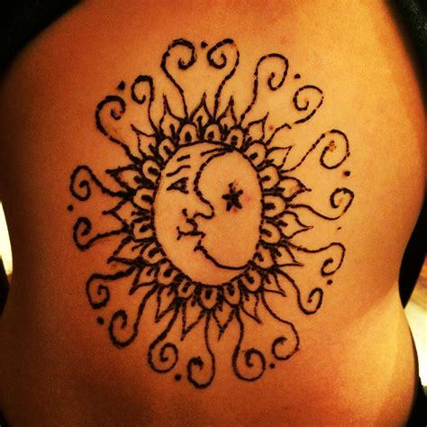 Henna moon | Henna moon, Henna tattoo, Compass tattoo