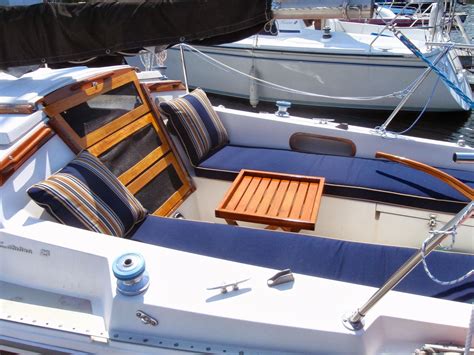 catalina 22 cockpit storage - Google Search | Sailboat interior, Boat ...