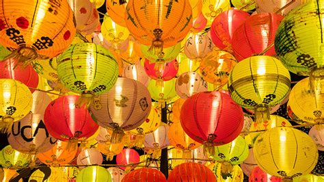 Mid-Autumn Festival in Hong Kong: Traditions and Celebrations