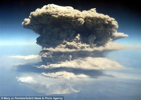 Montserrat: Soufriere Hills volcano erupts on Caribbean island | Daily Mail Online