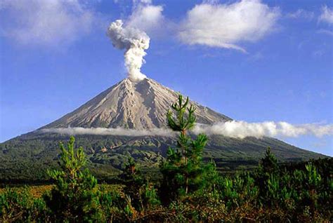 Mahameru, The Highest Mountain In Java Land – Visit Indonesia – The Most Beautiful Archipelago ...