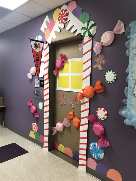 Door decoration | Door decorations classroom christmas, Christmas door decorating contest, Diy ...