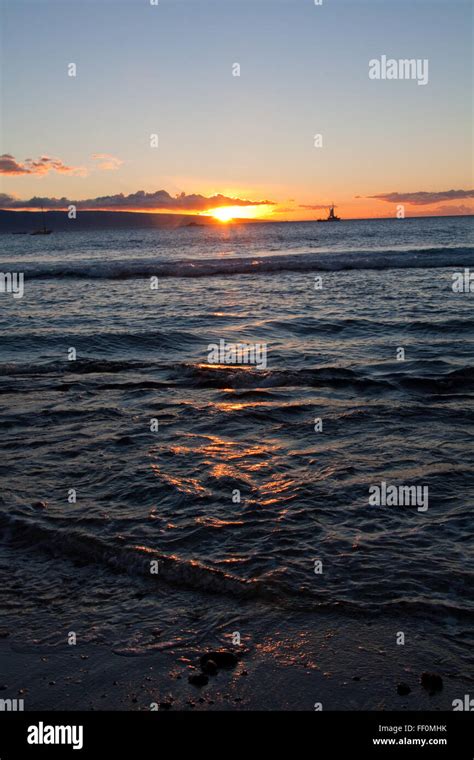 Lahaina Maui sunset over Lanai'i HI Stock Photo - Alamy