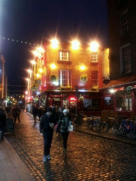 Temple Bar at night, Dublin, Ireland | Night life, Dublin, Temple bar