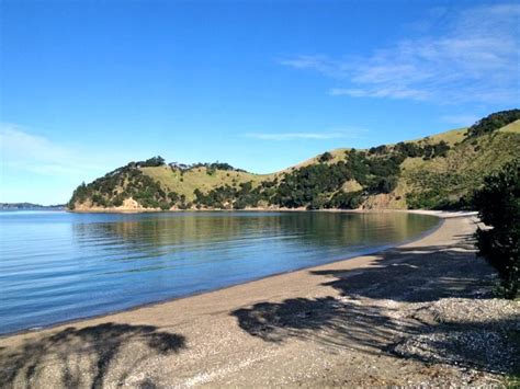 Man o War Bay, Waiheke Island New Caledonia, New Zealand, Wedding Looks ...