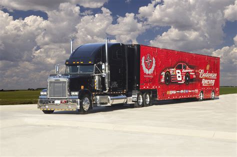 NASCAR haulers: How do these 18-wheelers transport race cars and more? | How It Works Magazine