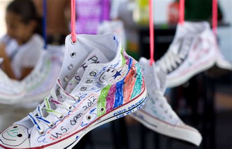 The Trend Spot: DIY Converse Sneakers