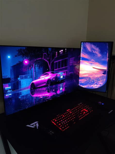 First OLED/dual monitor setup.. oh my : r/OLED_Gaming