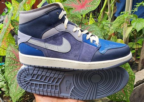 First Look: Air Jordan 1 Mid SE Craft “Obsidian” | Sneakers Cartel