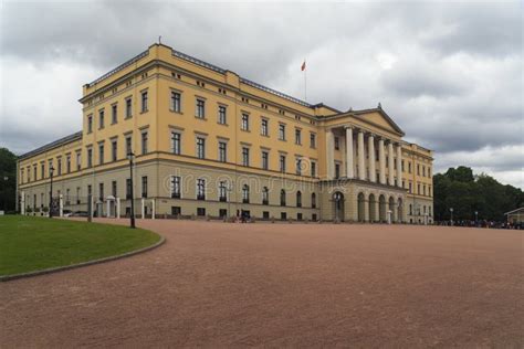 The Royal Palace in Oslo editorial photography. Image of norwegian - 74462497