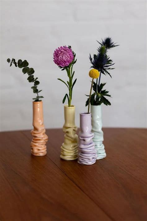 20 Ceramic Vase With Flower Ideas 9 | Clay pottery, Handmade home decor, Pottery vase