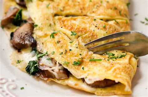 Cheesy Mushroom and Spinach Omelet - The Chunky Chef