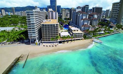 10 Waikiki Hotels on the Beach (Beachfront Waikiki hotels)