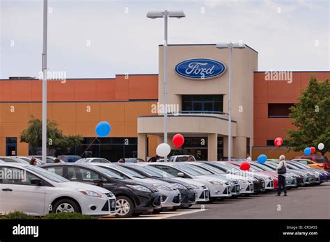 Ford dealership car sales lot - California USA Stock Photo, Royalty Free Image: 48631665 - Alamy