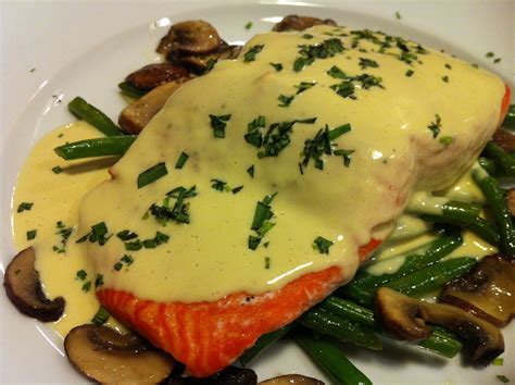 Baked Salmon with a Creamy Mustard Sauce – A Food Lover’s Delight