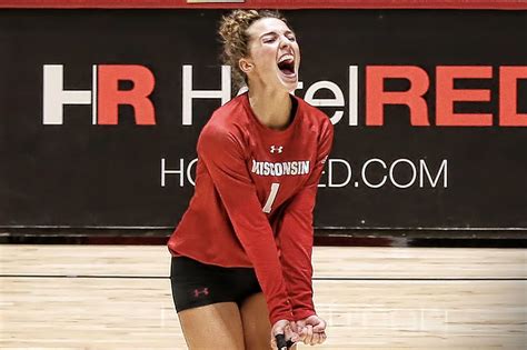 Wisconsin Badgers volleyball: UW sweeps Hoosiers to stay unbeaten ...