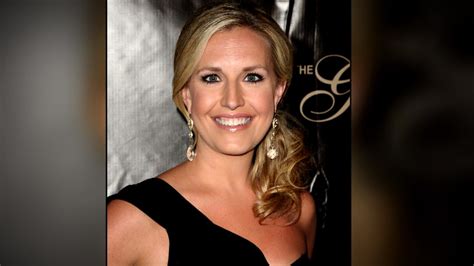 Pregnant CNN anchor Poppy Harlow faints on air, drawing concern online - TODAY.com