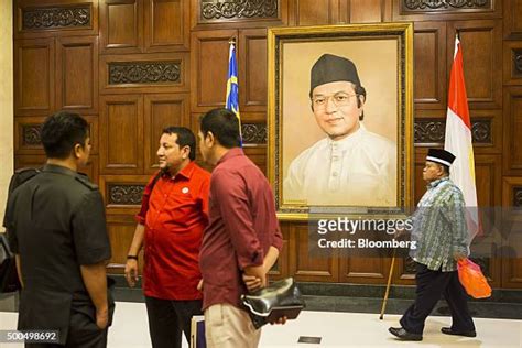 Mahathir Mohamad 2015 Photos and Premium High Res Pictures - Getty Images