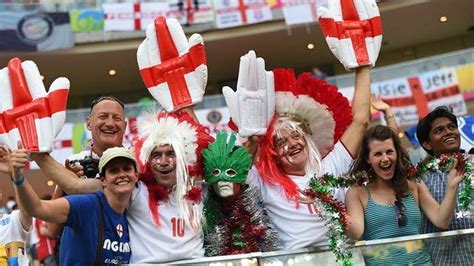 19 England Football Fans Celebrating Football Match - RidiculousPics | England football ...