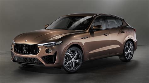 Maserati unveils Levante and Quattroporte with woven leather trim